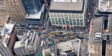 US Fintech Investment Strategies: Diversifying Your Portfolio - Cover Image